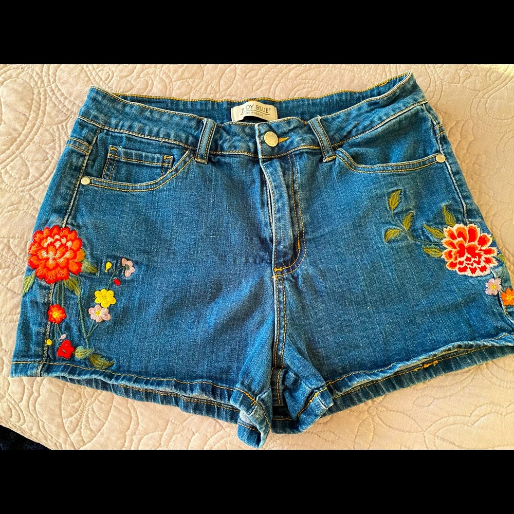 Judy Blue embroidered denim shorts